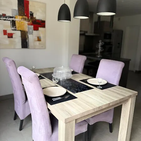 Semesterbostad Maria *